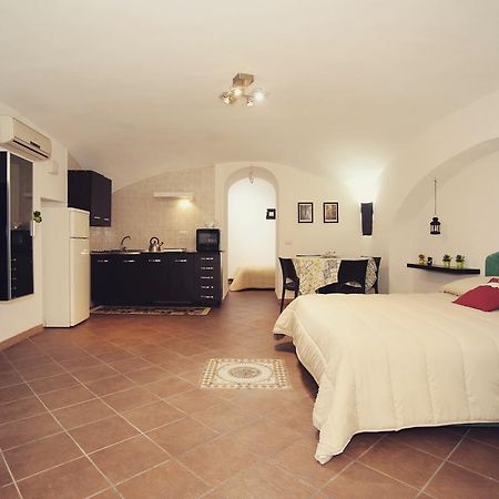 La Grotta Di Partenope Apartment Napoli Bagian luar foto