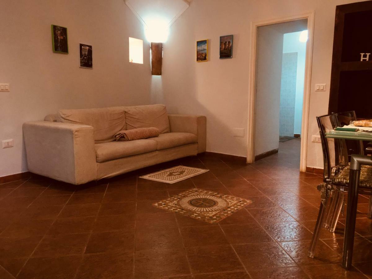 La Grotta Di Partenope Apartment Napoli Bagian luar foto