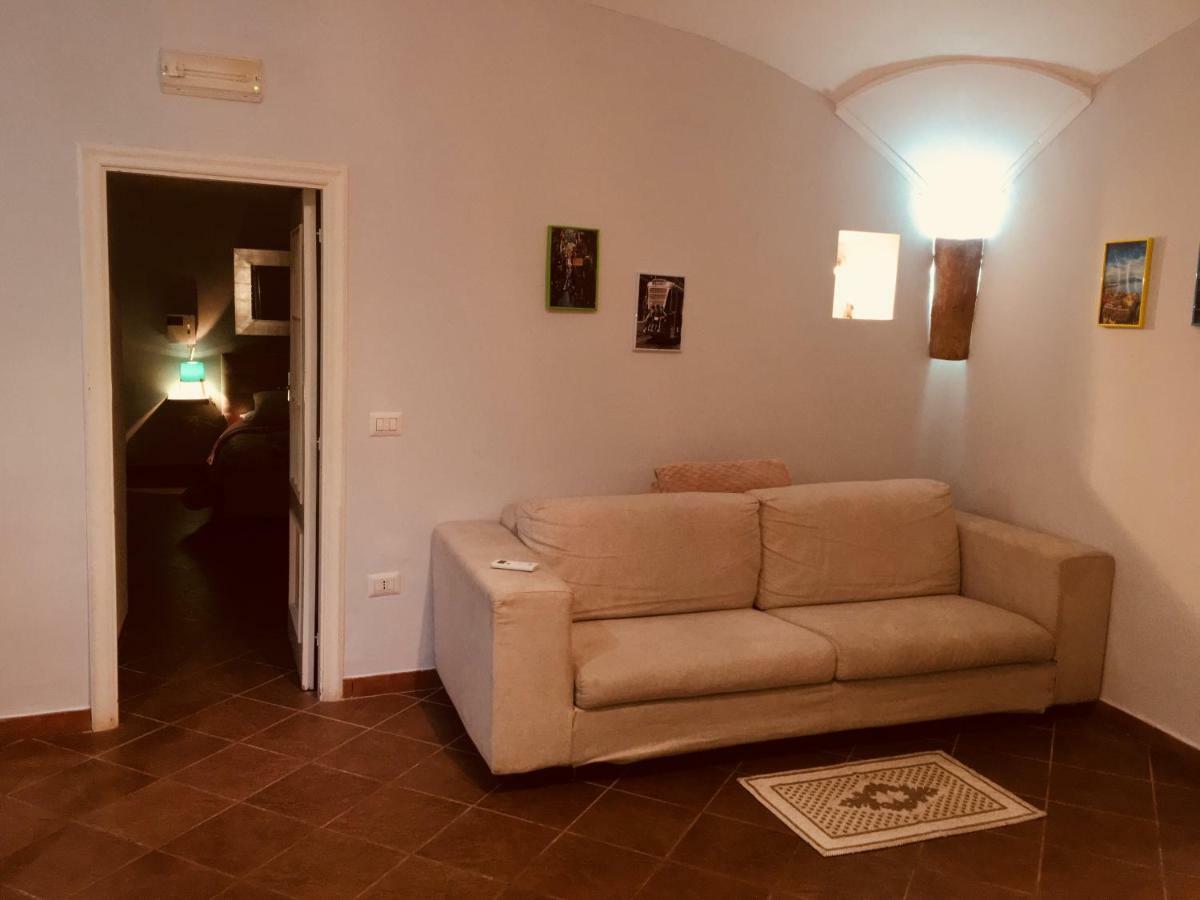 La Grotta Di Partenope Apartment Napoli Bagian luar foto