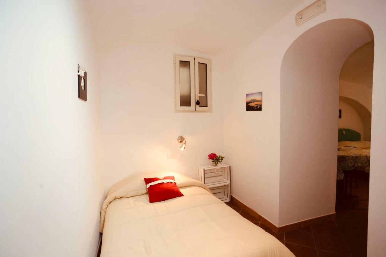 La Grotta Di Partenope Apartment Napoli Bagian luar foto